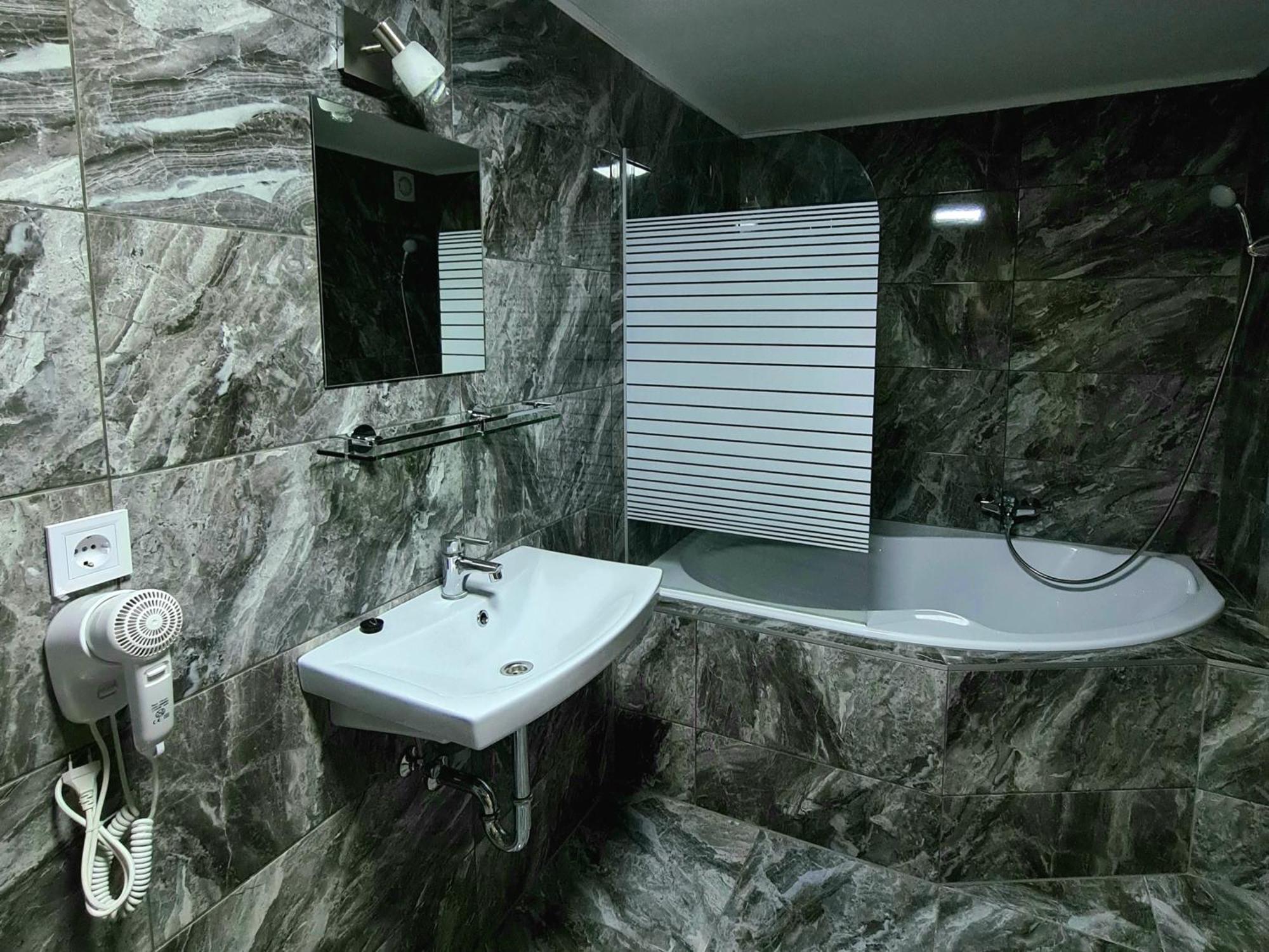 Anita Apartman Sopron Bagian luar foto